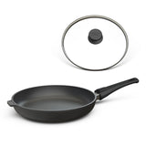 Die Bratpfanne 2-528 von Hoffmann mit abnehmbarem Griff und Deckel vereint effizientes Braten mit praktischer Handhabung und platzsparender Aufbewahrung.