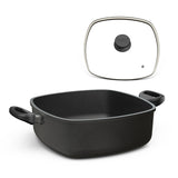 Der eckige Bräter E828 von Hoffmann mit festen Griffen und passendem Deckel ist die ideale Wahl für saftige Braten und großzügige Ofengerichte.