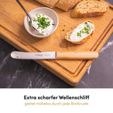 Das Buckelsmesser mit Buchenholzgriff ist extra scharf und sorgt für müheloses Schneiden mit höchster Präzision.