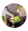 Kochen mit Edelstahl sorgt für eine hohe Beständigkeit gegenüber Korrosion und Kratzern, wodurch Ihre Küchenutensilien besonders langlebig und pflegeleicht bleiben.