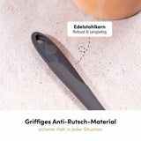 Die robuste Schöpfkelle liegt dank ihres griffigen Designs sicher in der Hand und eignet sich perfekt für den täglichen Einsatz in der Küche.