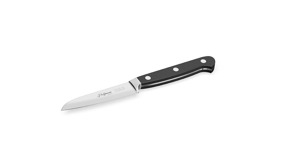 Die Vorteile eines hochwertigen Gemüsemessers liegen in seiner scharfen, fein geschliffenen Klinge, die mühelos durch Gemüse schneidet und eine präzise, saubere Zubereitung ermöglicht.