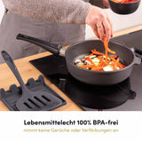 Der XXL-Pfannenwender und die Küchenzange ergänzen sich perfekt – gemeinsam ermöglichen sie müheloses Wenden, Greifen und Servieren großer Portionen.