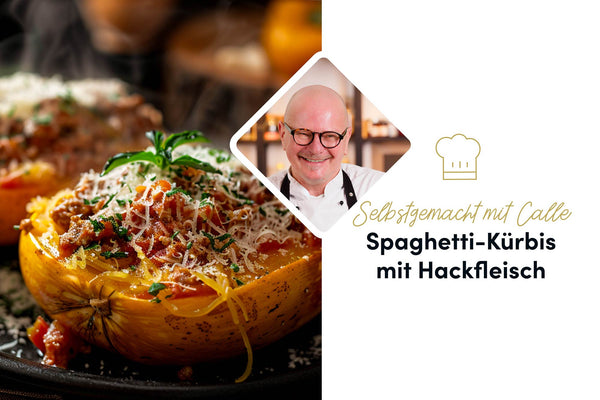 Gefüllter Kürbis mit Hackfleisch: Low-Carb Ofengericht mit Tomatensoße