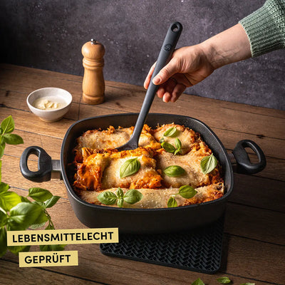 Pfannenschaufel mit robusten Edelstahlkern